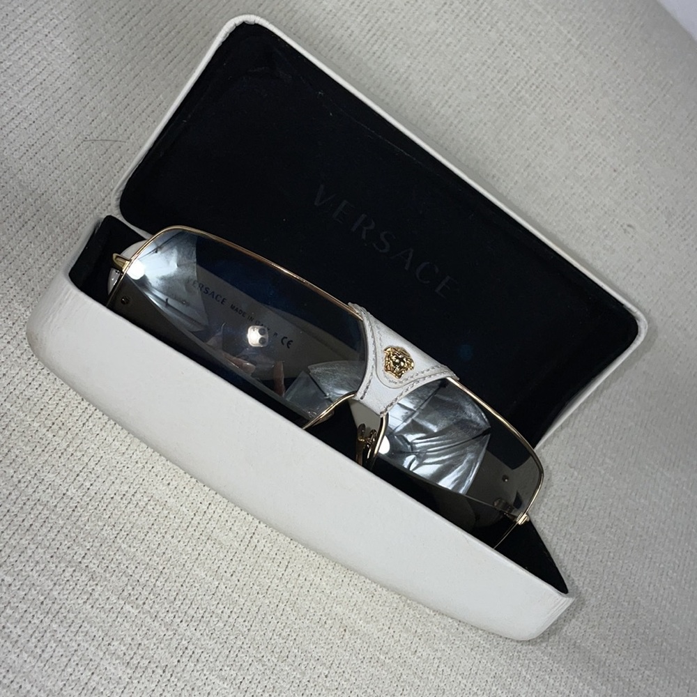 VERSACE SUNGLASSES - Picture 9 of 10